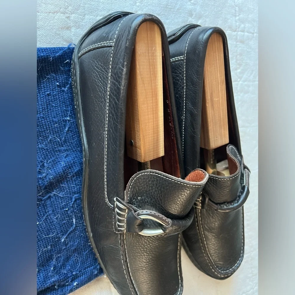 Donald J Pliner Brown Leather loafers - size 9